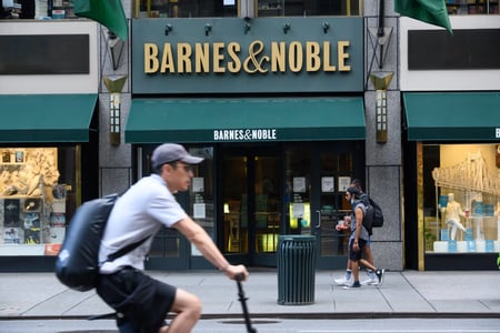 Barnes & Noble storefront